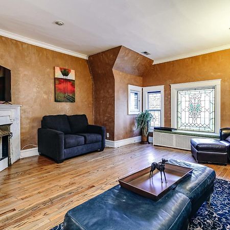 Historic And Unique Brownstone In Gold Coast - Downtown - 3 Apartment Чикаго Екстериор снимка