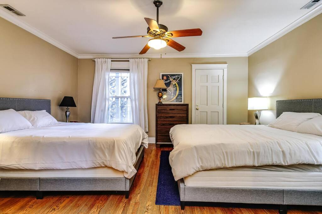 Historic And Unique Brownstone In Gold Coast - Downtown - 3 Apartment Чикаго Екстериор снимка