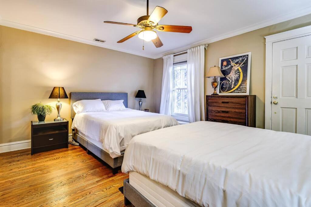 Historic And Unique Brownstone In Gold Coast - Downtown - 3 Apartment Чикаго Екстериор снимка